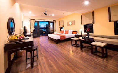 Deluxe Family Room